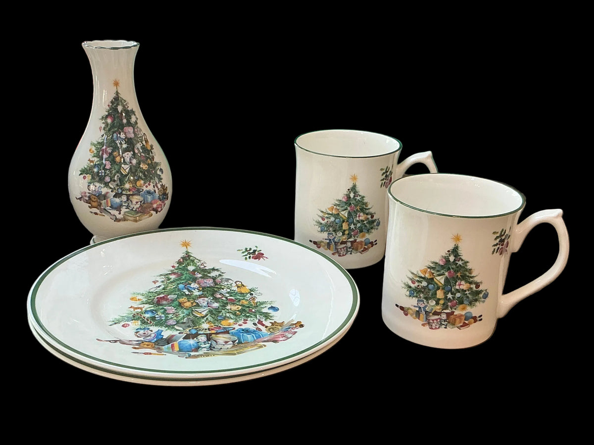 Seasons Greetings Cerno Elizabethan Dishware Set